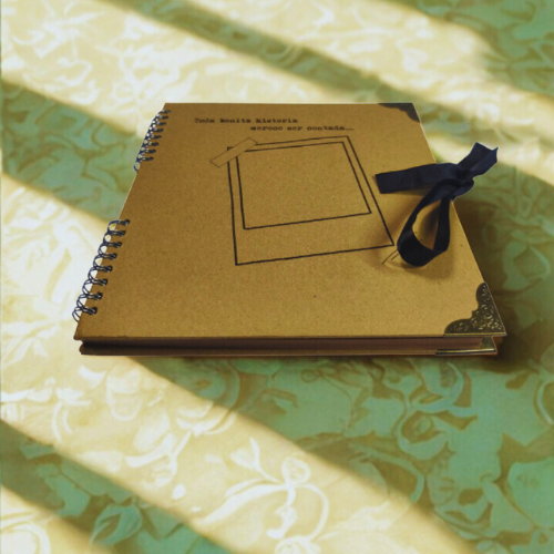 Álbum de Recuerdos: "Nuestra Historia en Papel"