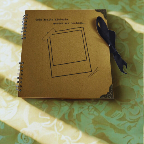 Álbum de Recuerdos: "Nuestra Historia en Papel"