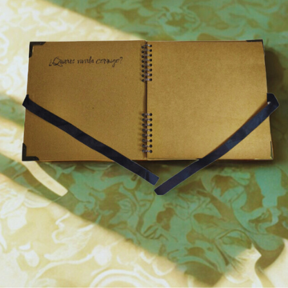 Álbum de Recuerdos: "Nuestra Historia en Papel"