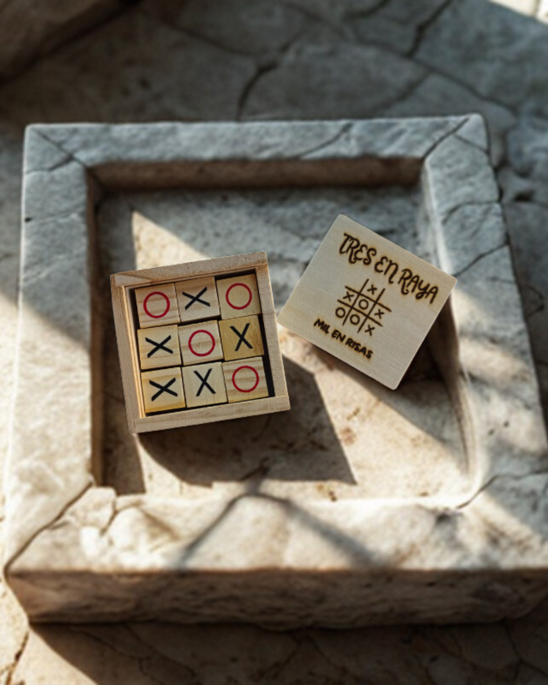 Tres en Raya "Duelo de Madera"